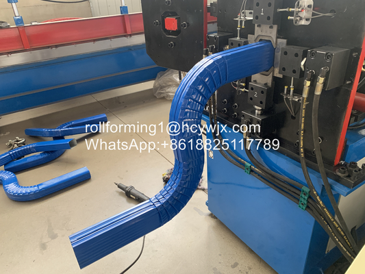 Máquina de moldagem de rolos quadrados de downspout espessura do material 0,45-0,6 mm