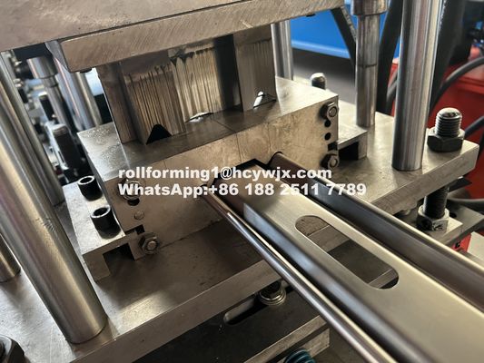 Qualidade  Customizable Shutter Door Roll Forming Machine For Your Unique Manufacturing Needs Fábrica