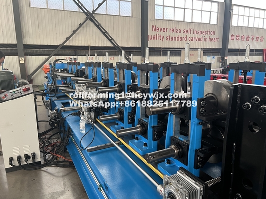 Um clique CZ Purlin Interchange Roll Forming Machine Chain Drive