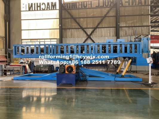 Máquina de moldagem de rolos de secções de arco autoportantes