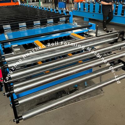 Máquina de moldagem de rolos de dupla camada para telhados metálicos com 15 m/min Velocidade 0,3-0,6 mm Espessura e accionamento por cadeia