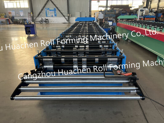 Máquina automática de formar folhas de laminados, utilizada para a fabricação de painéis de telhado