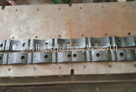Lamine o tipo rolo da formação do parafuso prisioneiro do metal que forma a máquina 8-10m/minuto