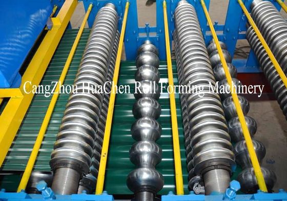 Rolo de alta velocidade do telhado do metal que forma o corte hidráulico automático da máquina