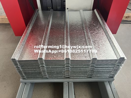 Telhado da bobina do zinco G250-G300 que forma a máquina, rolo do painel que forma a máquina três fases
