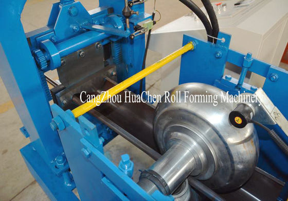 O rolo chapeado da calha do cromo que forma a máquina para o metal galvanizou o painel de aço