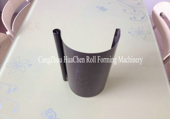 O rolo chapeado da calha do cromo que forma a máquina para o metal galvanizou o painel de aço