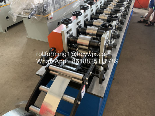 O perfil 220v 60hz da ômega lamina a formação da máquina