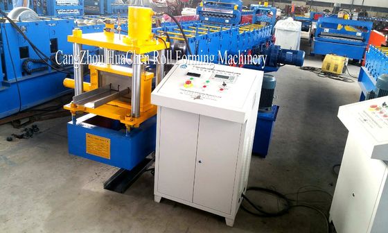 O rolo do Purlin da calha de aço C que forma a máquina 13 enfileira o controle hidráulico